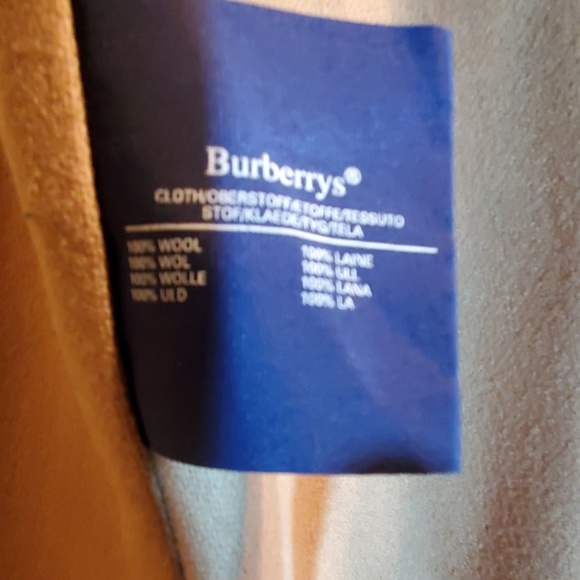 Burberry's Trenchcoat Liner - Picture 3 of 8